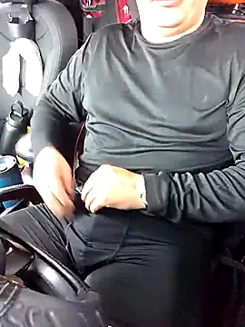 Snapshot of lucho8690 chatting on 09-20-25, 06:20 lucho8690 online show from 09-20-25, 06:20