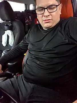 Snapshot of lucho8690 chatting on 09-23-25, 09:40 lucho8690 online show from 09-23-25, 09:40