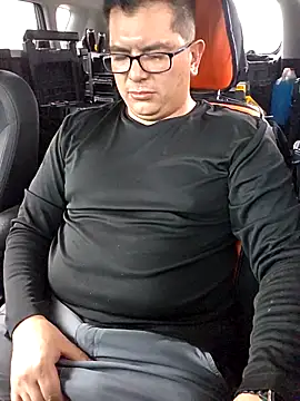 Snapshot of lucho8690 chatting on 09-25-25, 09:18 lucho8690 online show from 09-25-25, 09:18