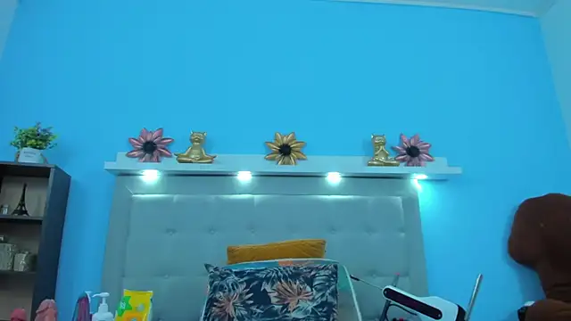 neferet opal online show from 12-19-25, 12:17