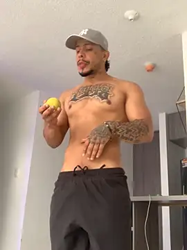 Snapshot of DeimonOficial chatting on 10-12-25, 09:03 DeimonOficial online show from 10-12-25, 09:03