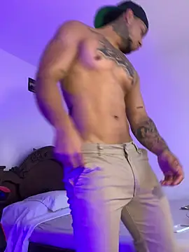 Snapshot of DeimonOficial chatting on 10-24-25, 10:28 DeimonOficial online show from 10-24-25, 10:28