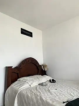 Snapshot of DeimonOficial chatting on 11-04-25, 09:03 DeimonOficial online show from 11-04-25, 09:03