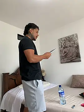 Snapshot of DeimonOficial chatting on 11-11-25, 02:50 DeimonOficial online show from 11-11-25, 02:50