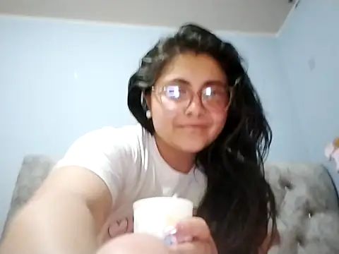 TifanyAmazinng online show from 12-18-25, 12:27