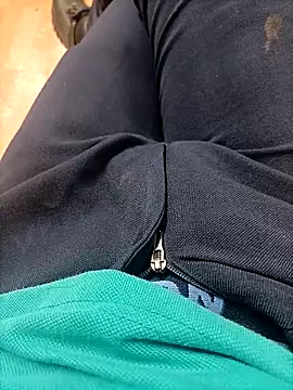 Snapshot of mayur_raaje chatting on 11-23-25, 09:36 mayur raaje online show from 11-23-25, 09:36