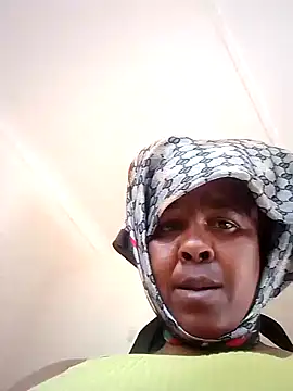 Snapshot of chocolateboobs92 chatting on 12-04-25, 01:31 chocolateboobs92 online show from 12-04-25, 01:31