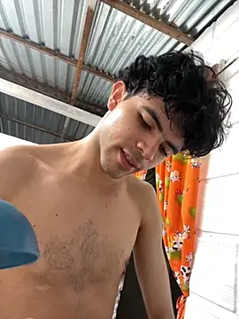 Axel-Mejia online show from 12-04-25, 01:42