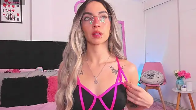 Snapshot of Aryane_art_ chatting on 11-05-25, 11:38 Aryane art online show from 11-05-25, 11:38