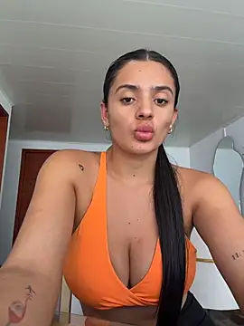 AnaaFaith  online show from 04-13-26, 07:41