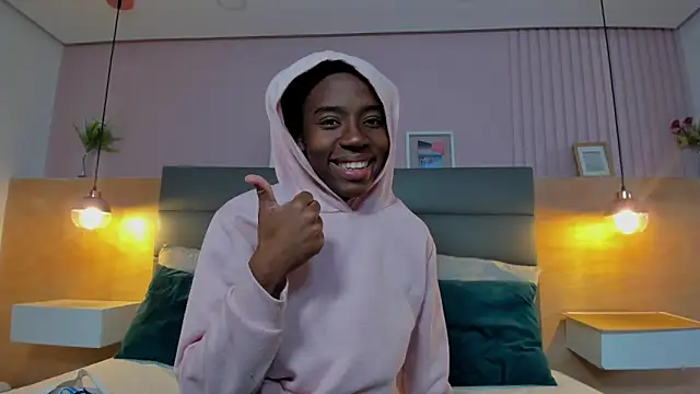 Snapshot of _emma_willliams_ chatting on 10-23-25, 01:32 emma willliams online show from 10-23-25, 01:32