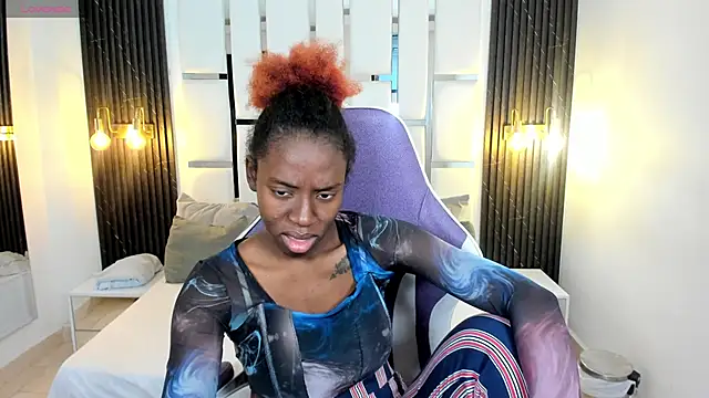 Snapshot of _emma_willliams_ chatting on 11-12-25, 01:55 emma willliams online show from 11-12-25, 01:55