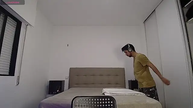 Snapshot of Dimax_xxx chatting on 09-26-25, 12:42 Dimax xxx online show from 09-26-25, 12:42