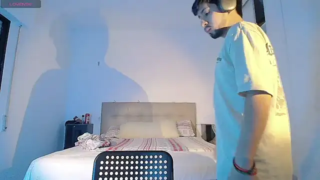 Snapshot of Dimax_xxx chatting on 10-10-25, 08:30 Dimax xxx online show from 10-10-25, 08:30