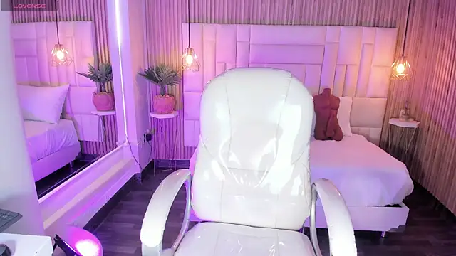 DulceGreem online show from 12-18-25, 11:38