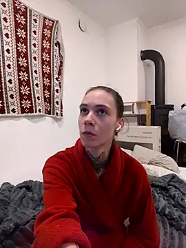 HoneySquirrel online show from 10-18-25, 07:14