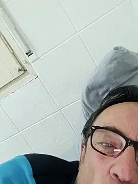 Snapshot of Txacas chatting on 11-23-25, 03:17 Txacas online show from 11-23-25, 03:17