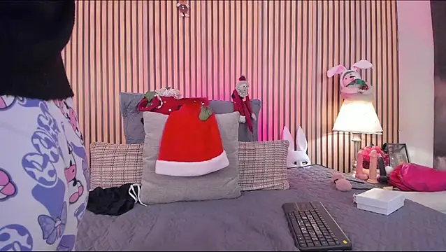 keeyla stone online show from 12-19-25, 09:44