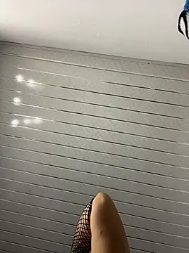 Snapshot of Nicky-222 chatting on 11-29-25, 02:03 Nicky-222 online show from 11-29-25, 02:03