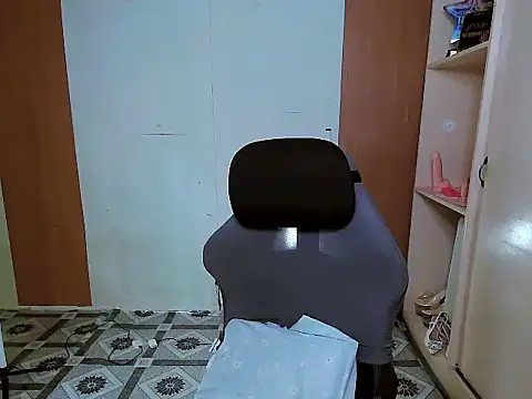 YourNikkieXxx online show from 03-29-26, 10:54