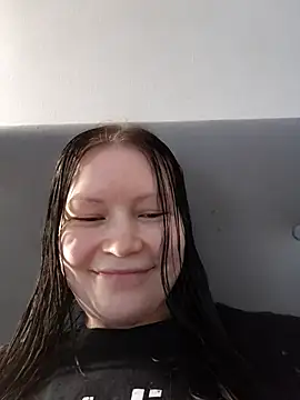 Snapshot of DragonFoxie chatting on 10-10-25, 10:58 DragonFoxie online show from 10-10-25, 10:58