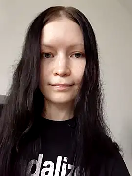 Snapshot of DragonFoxie chatting on 10-13-25, 11:54 DragonFoxie online show from 10-13-25, 11:54