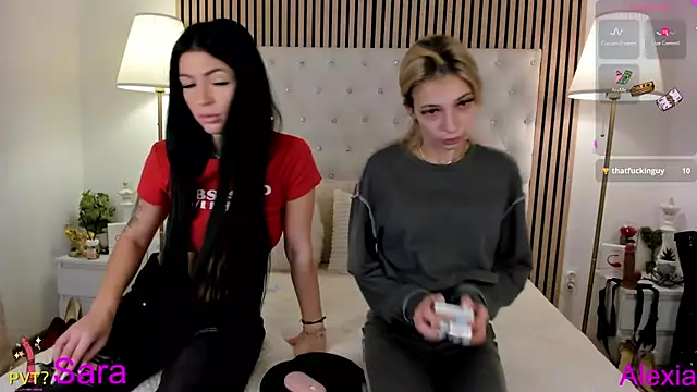 Snapshot of AlexiaLush chatting on 10-14-25, 06:14 AlexiaLush online show from 10-14-25, 06:14