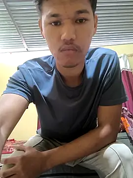 Snapshot of Dev_is_Horny chatting on 10-27-25, 08:29 Dev is Horny online show from 10-27-25, 08:29