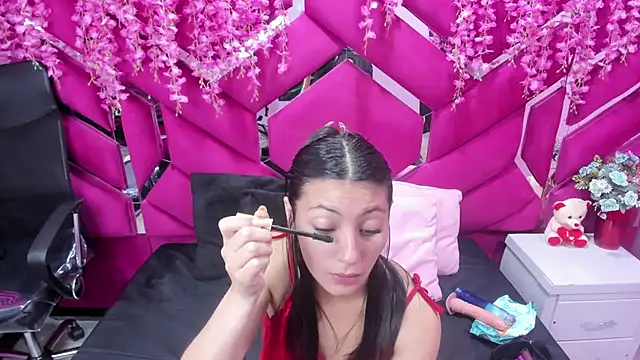 Snapshot of _Luna_Bennett chatting on 02-10-26, 12:42 Luna Bennett online show from 02-10-26, 12:42