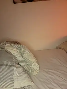 LioEstxh online show from 12-22-25, 03:47