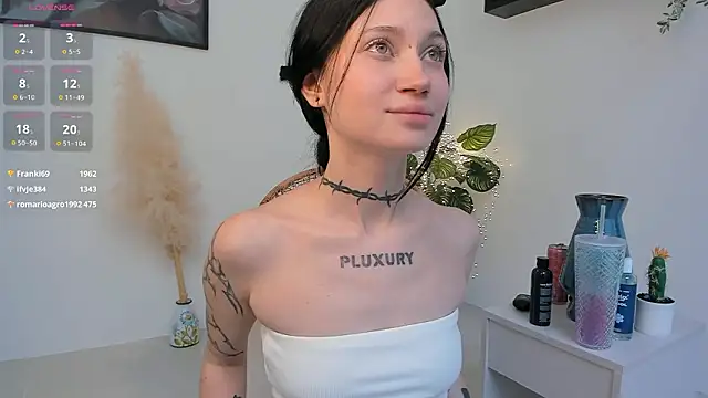 Alice 1n Wonderland  online show from 02-15-26, 07:51