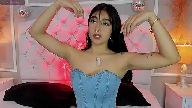 Snapshot of cherry_vega_ chatting on 10-29-25, 12:40 cherry vega online show from 10-29-25, 12:40