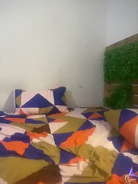 Snapshot of Phonx07 chatting on 09-17-25, 02:19 Phonx07 online show from 09-17-25, 02:19