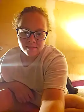 Snapshot of countrymomma chatting on 09-19-25, 09:15 countrymomma online show from 09-19-25, 09:15