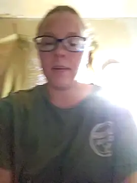 Snapshot of countrymomma chatting on 11-11-25, 09:48 countrymomma online show from 11-11-25, 09:48