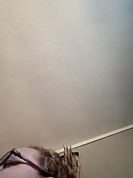 Snapshot of countrymomma chatting on 12-16-25, 05:51 countrymomma online show from 12-16-25, 05:51