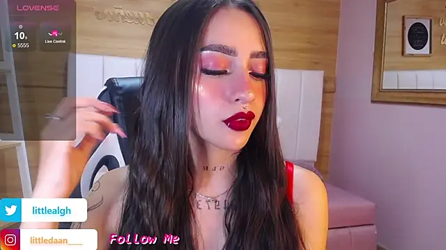 Abril Velvet a  online show from 10-03-25, 01:08