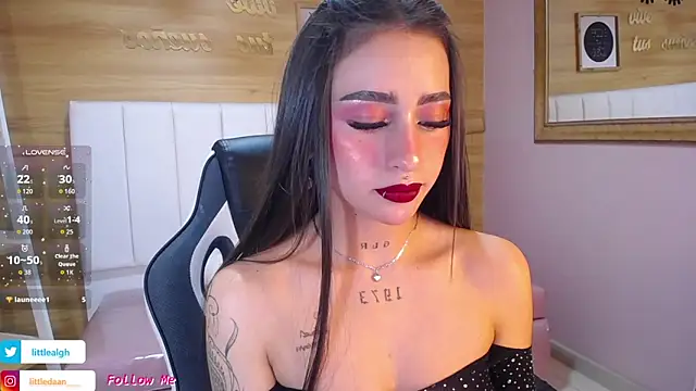 Abril Velvet a  online show from 10-07-25, 07:44