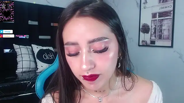 Abril Velvet a  online show from 10-17-25, 01:20