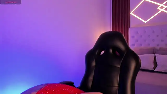 Snapshot of ZamabyCrucie chatting on 09-17-25, 11:39 ZamabyCrucie online show from 09-17-25, 11:39