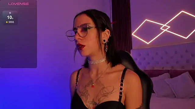 Snapshot of ZamabyCrucie chatting on 09-21-25, 04:03 ZamabyCrucie online show from 09-21-25, 04:03