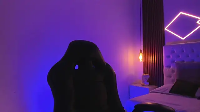 Snapshot of ZamabyCrucie chatting on 11-21-25, 05:28 ZamabyCrucie online show from 11-21-25, 05:28