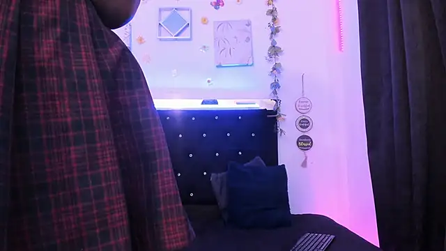 Snapshot of AkariRosetti chatting on 09-17-25, 03:35 AkariRosetti online show from 09-17-25, 03:35