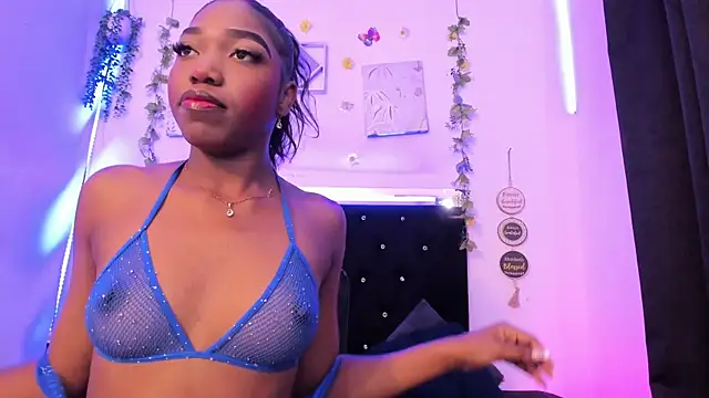 Snapshot of AkariRosetti chatting on 09-30-25, 12:43 AkariRosetti online show from 09-30-25, 12:43