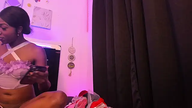 Snapshot of AkariRosetti chatting on 10-24-25, 05:26 AkariRosetti online show from 10-24-25, 05:26