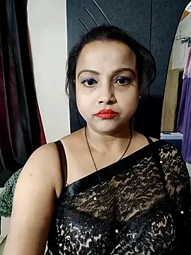 Snapshot of hornypiu697 chatting on 05-18-26, 04:40 hornypiu697 online show from 05-18-26, 04:40