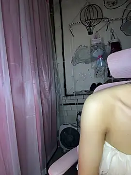 Snapshot of TiNa_04 chatting on 12-16-25, 12:26 TiNa 04 online show from 12-16-25, 12:26