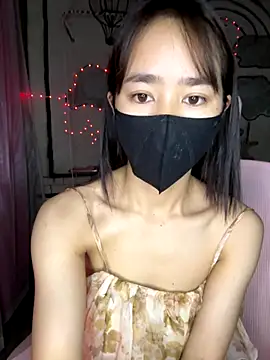 Snapshot of TiNa_04 chatting on 12-22-25, 11:57 TiNa 04 online show from 12-22-25, 11:57