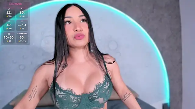 ReinaChloe online show from 09-30-25, 04:56