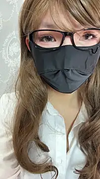 Snapshot of Yiyi-707 chatting on 11-17-25, 12:55 Yiyi-707 online show from 11-17-25, 12:55